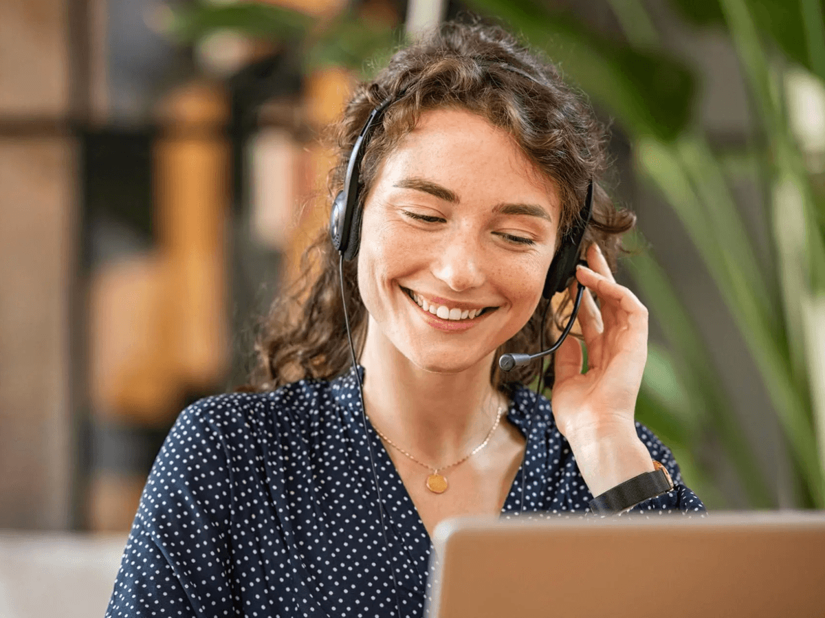 Personal Shopper NIMS che assiste un cliente